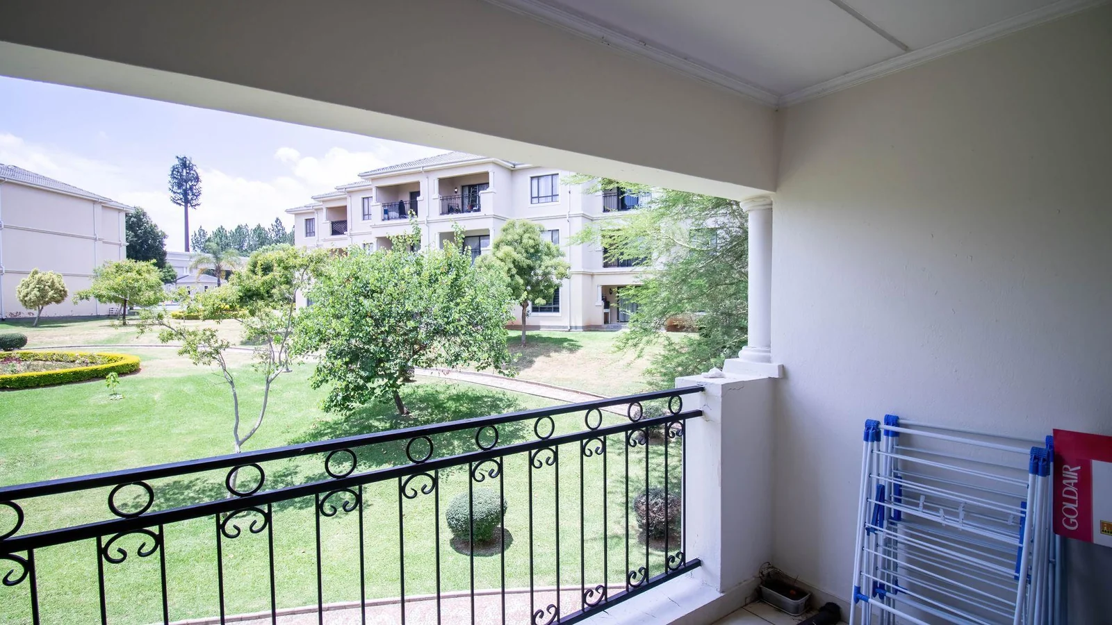 Modern 2bed, 2bath  Apartment for Sale in Summerset Midrand