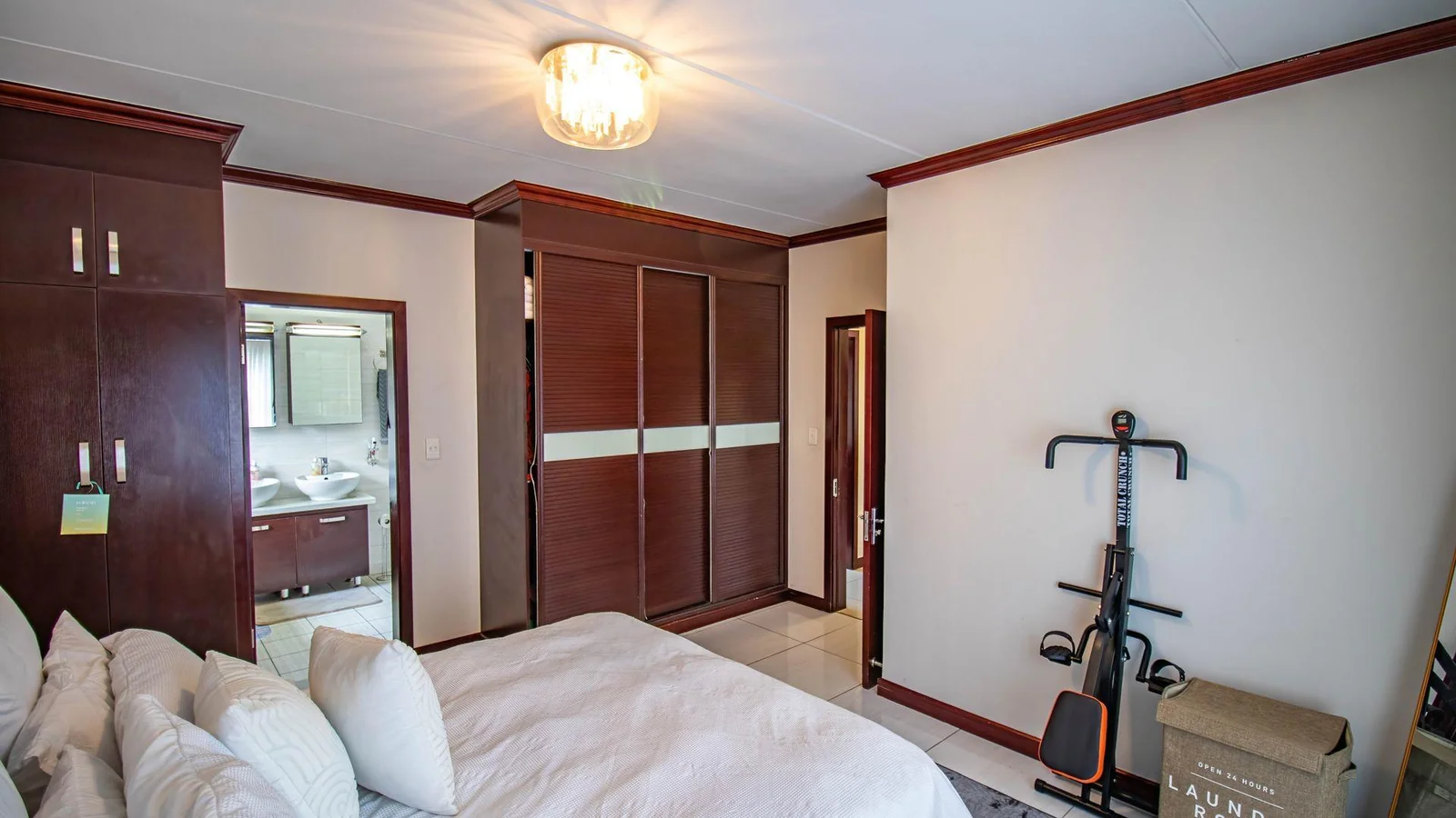 Modern 2bed, 2bath  Apartment for Sale in Summerset Midrand