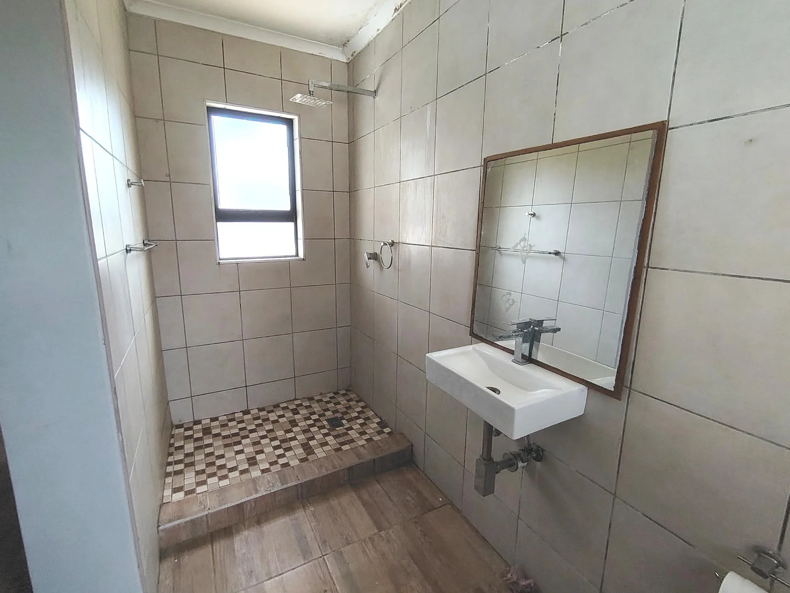 MULTIPLE OPTIONS WITH A 2 BEDROOM FLAT