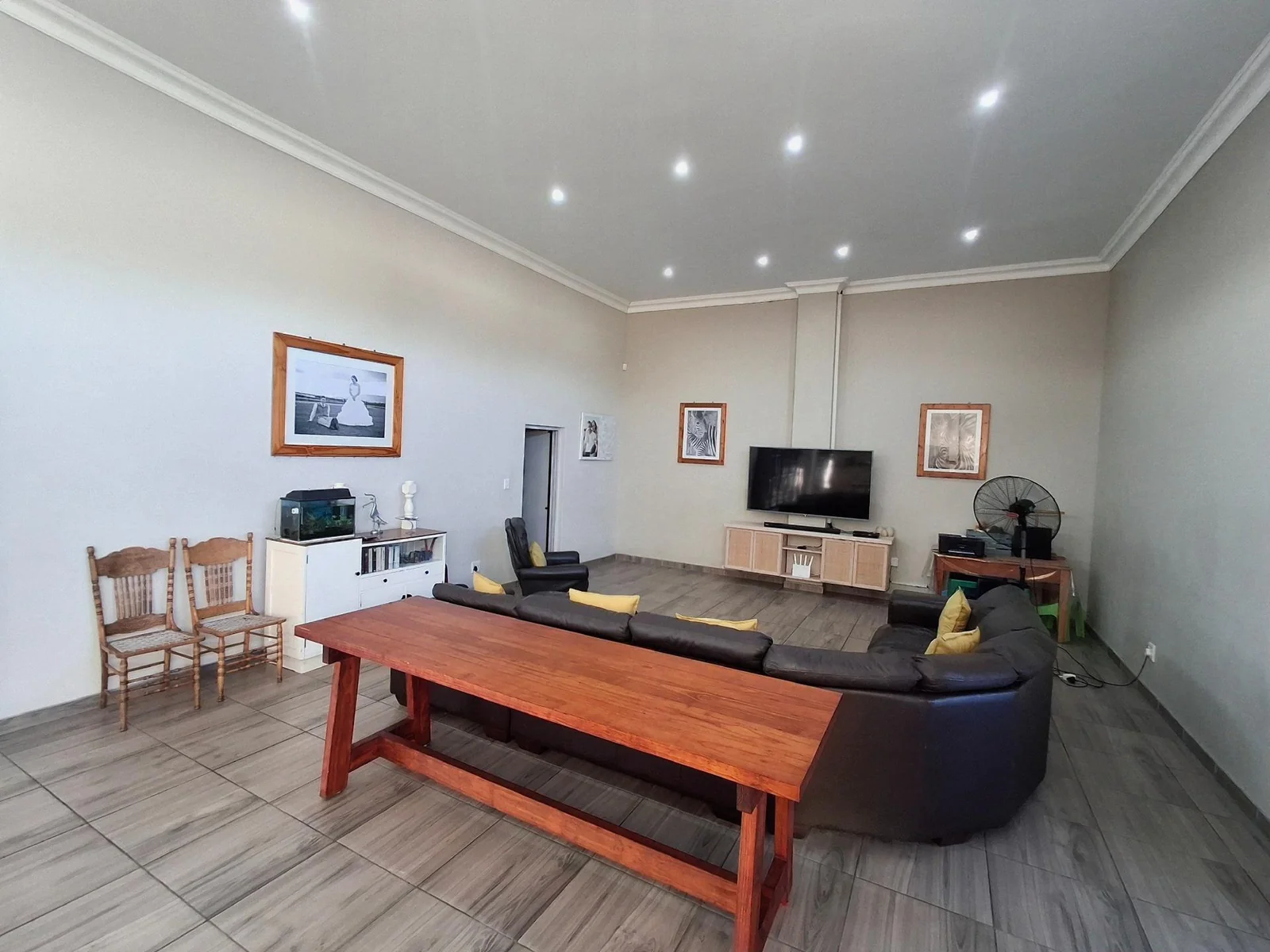 MULTIPLE OPTIONS WITH A 2 BEDROOM FLAT