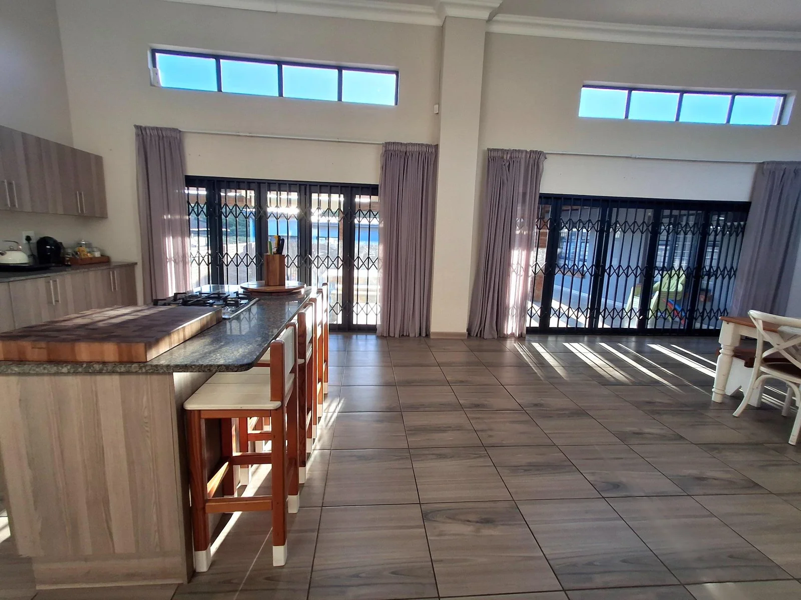 MULTIPLE OPTIONS WITH A 2 BEDROOM FLAT