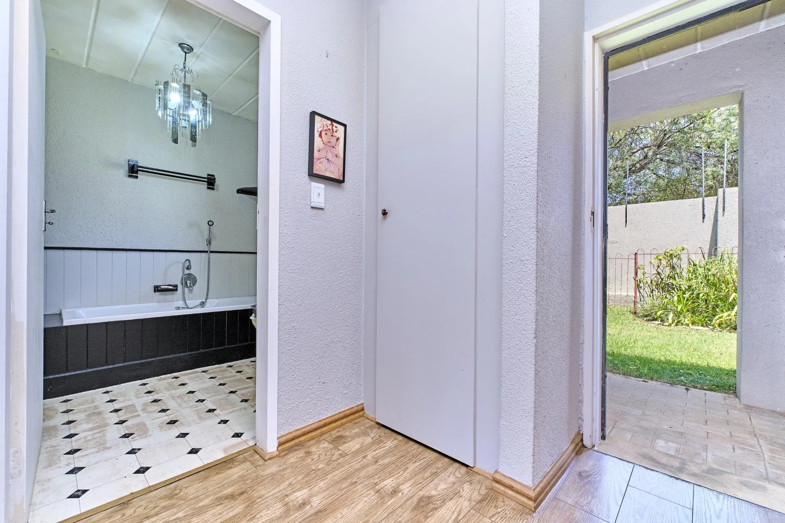 1 bedroom, 1 Bathroom pet friendly ground floor apartment for Sale in Radiokop, Roodepoort