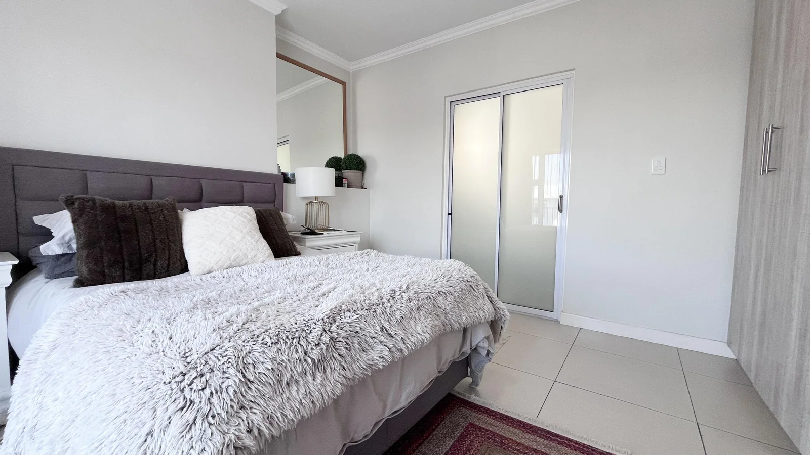 Modern 2 Bedroom Apartment For Sale