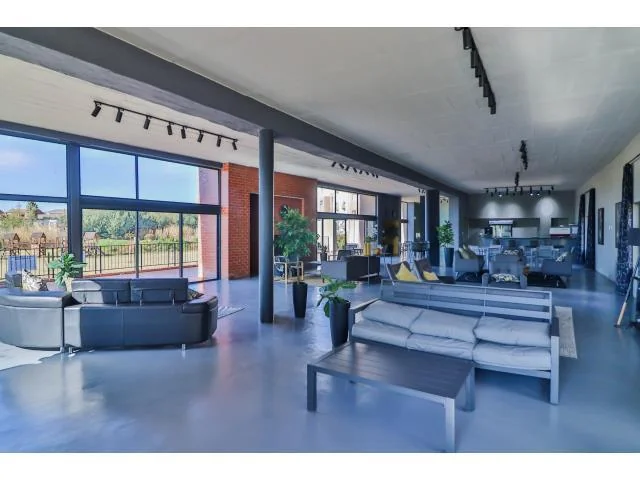 Modern 2 Bedroom Apartment For Sale