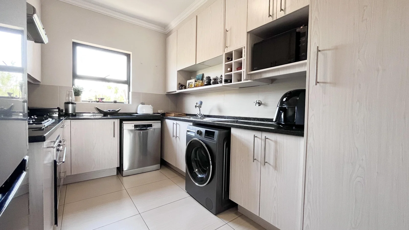 Modern 2 Bedroom Apartment For Sale