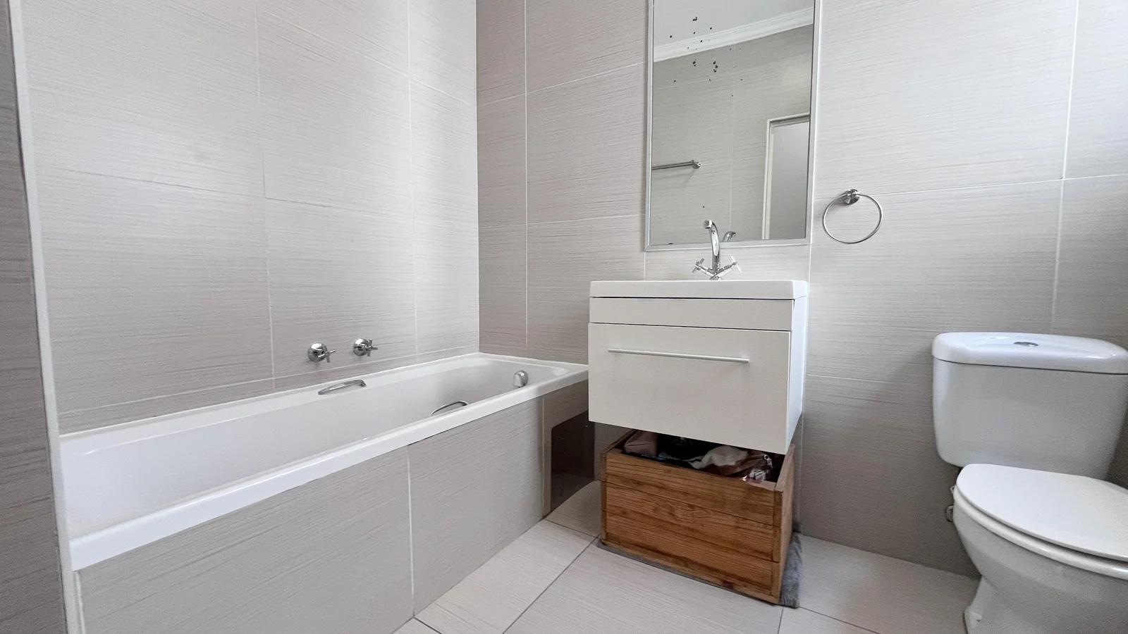 Modern 2 Bedroom Apartment For Sale