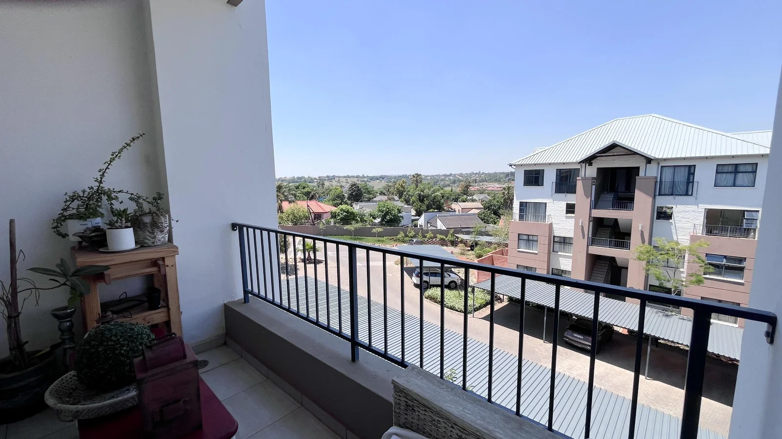 Modern 2 Bedroom Apartment For Sale