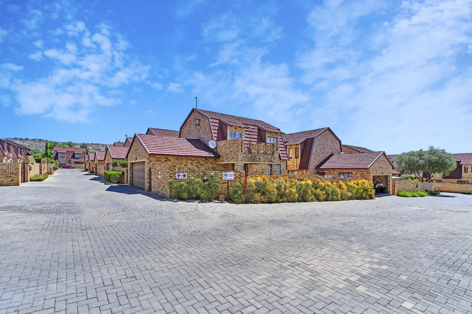 5 Bedroom Duplex For Sale