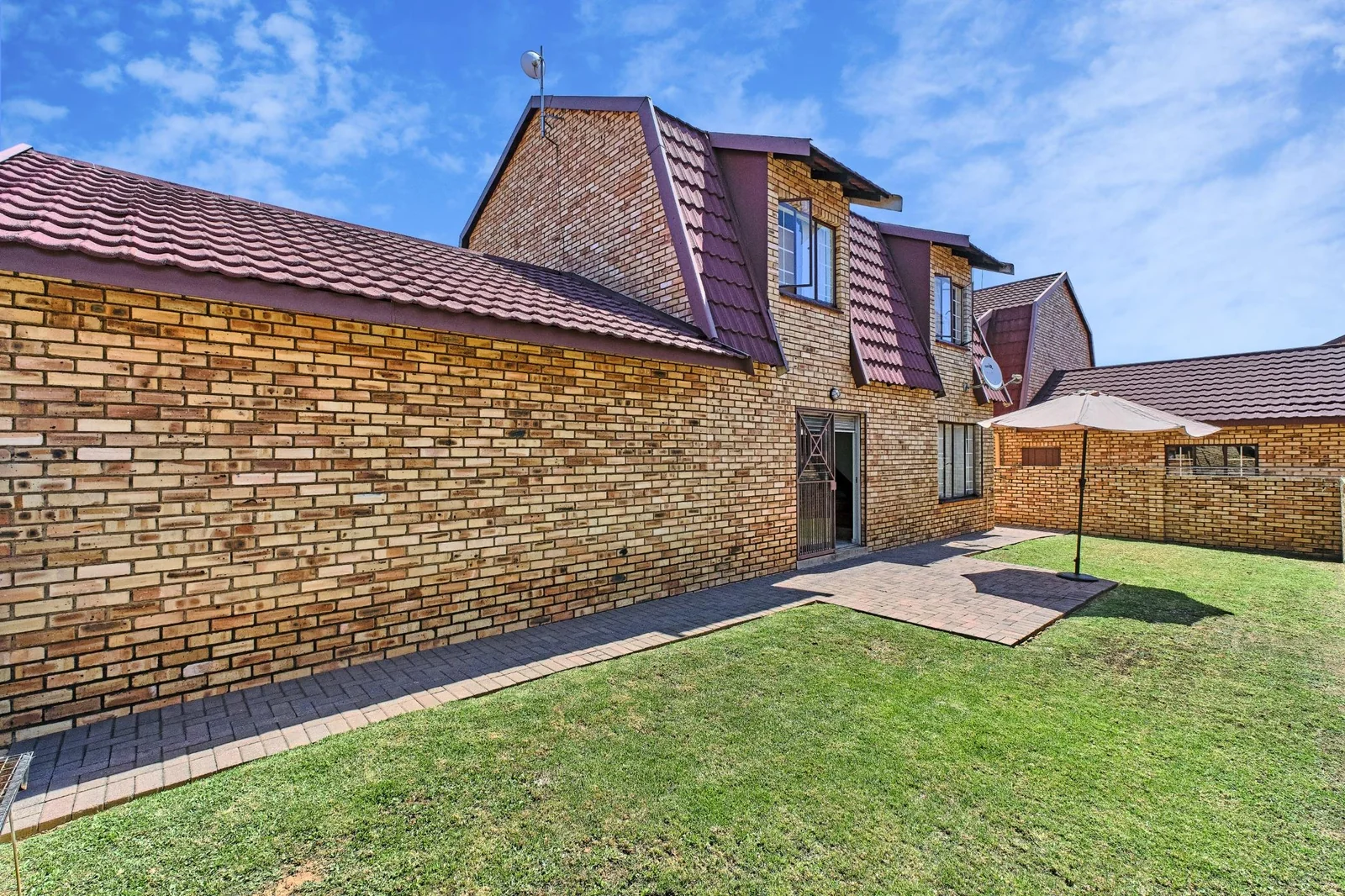 5 Bedroom Duplex For Sale