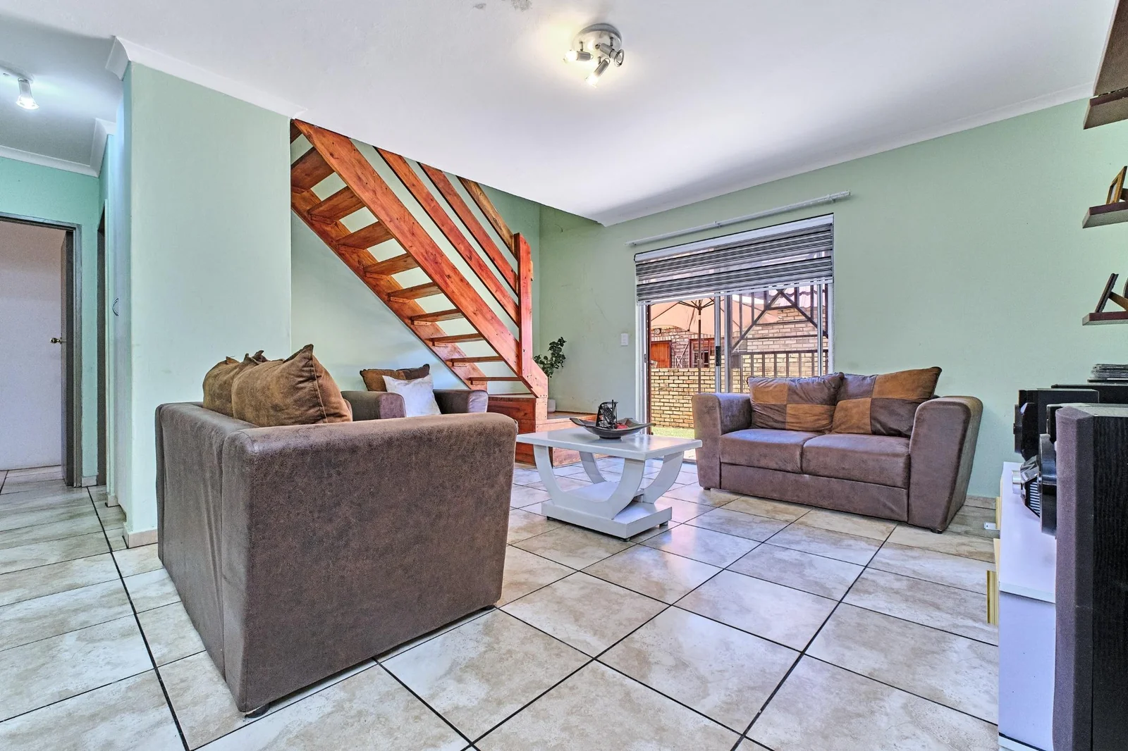 5 Bedroom Duplex For Sale