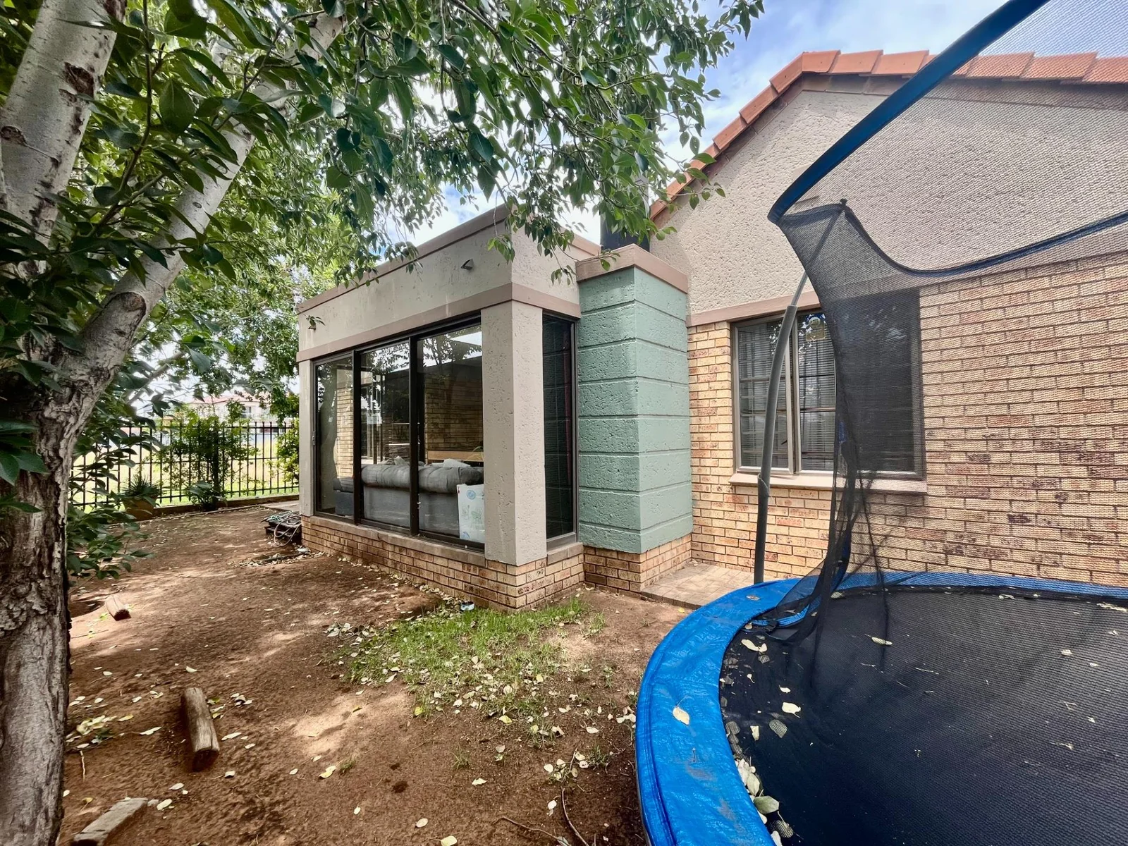 Just Listed: Sole Mandate by Leapfrog Property Group