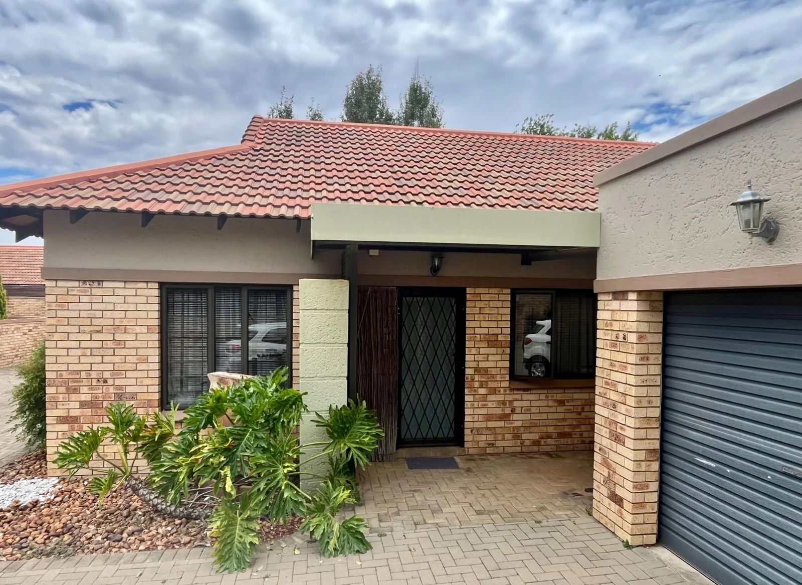 Just Listed: Sole Mandate by Leapfrog Property Group