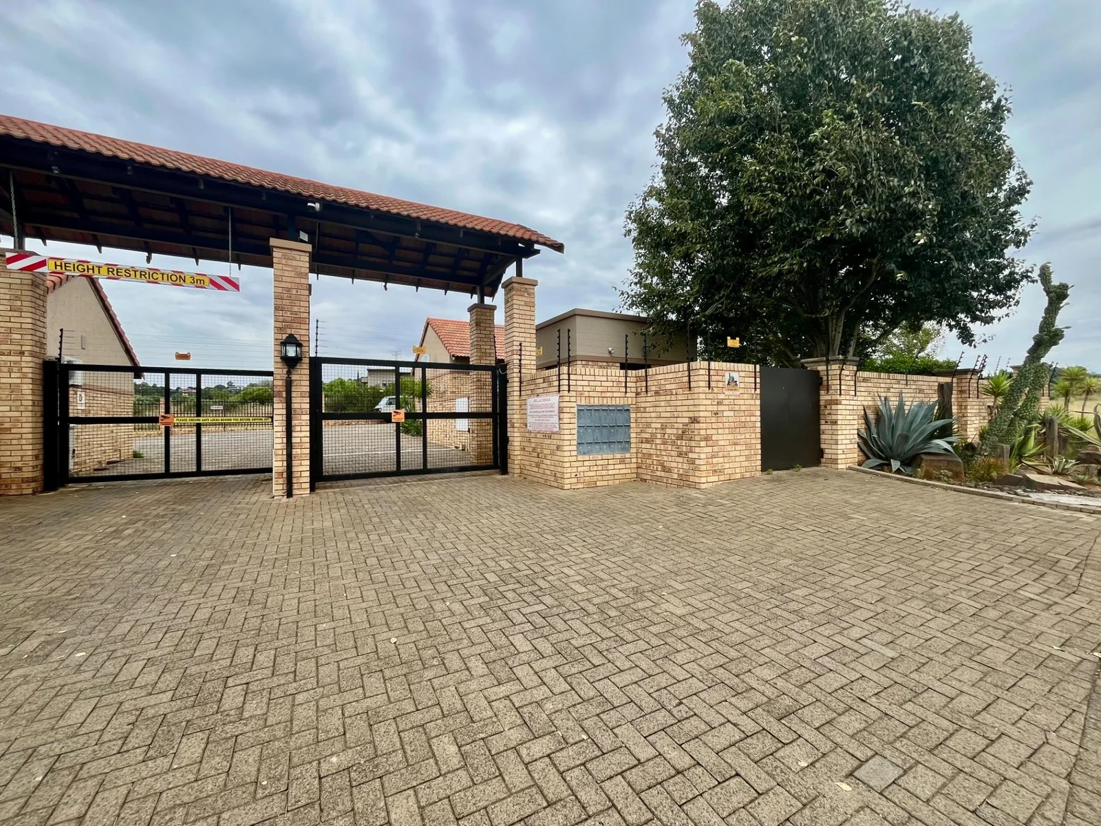 Just Listed: Sole Mandate by Leapfrog Property Group