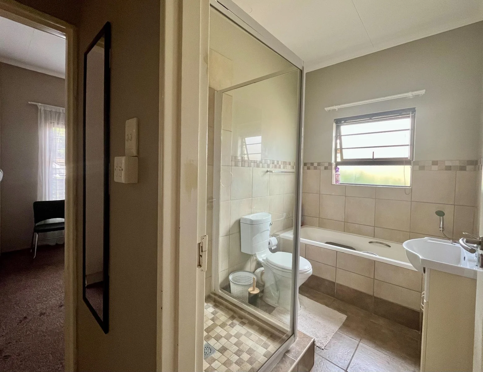 Just Listed: Sole Mandate by Leapfrog Property Group