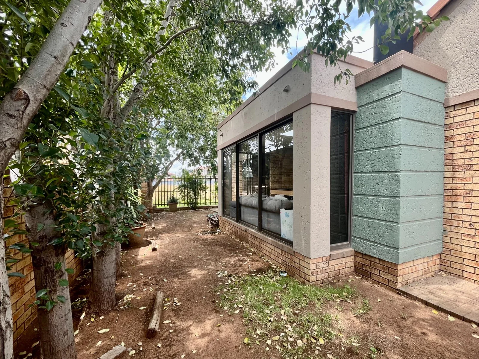 Just Listed: Sole Mandate by Leapfrog Property Group