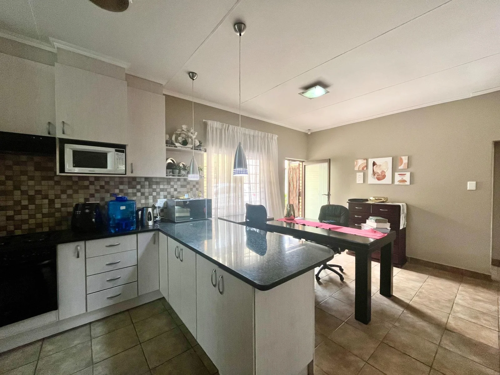 Just Listed: Sole Mandate by Leapfrog Property Group