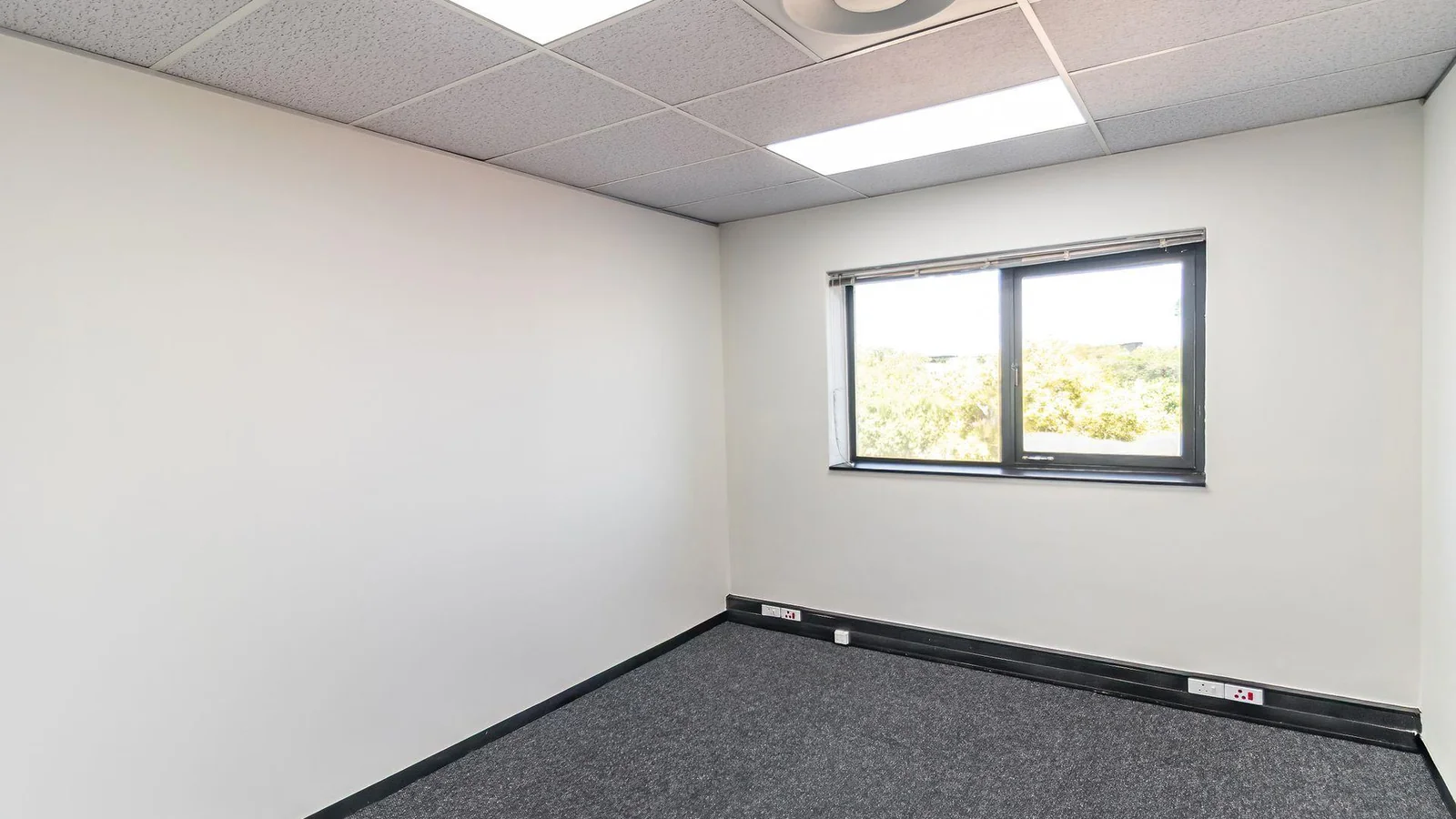 Modern Refurbished Office Space To Let – Midrand Gate