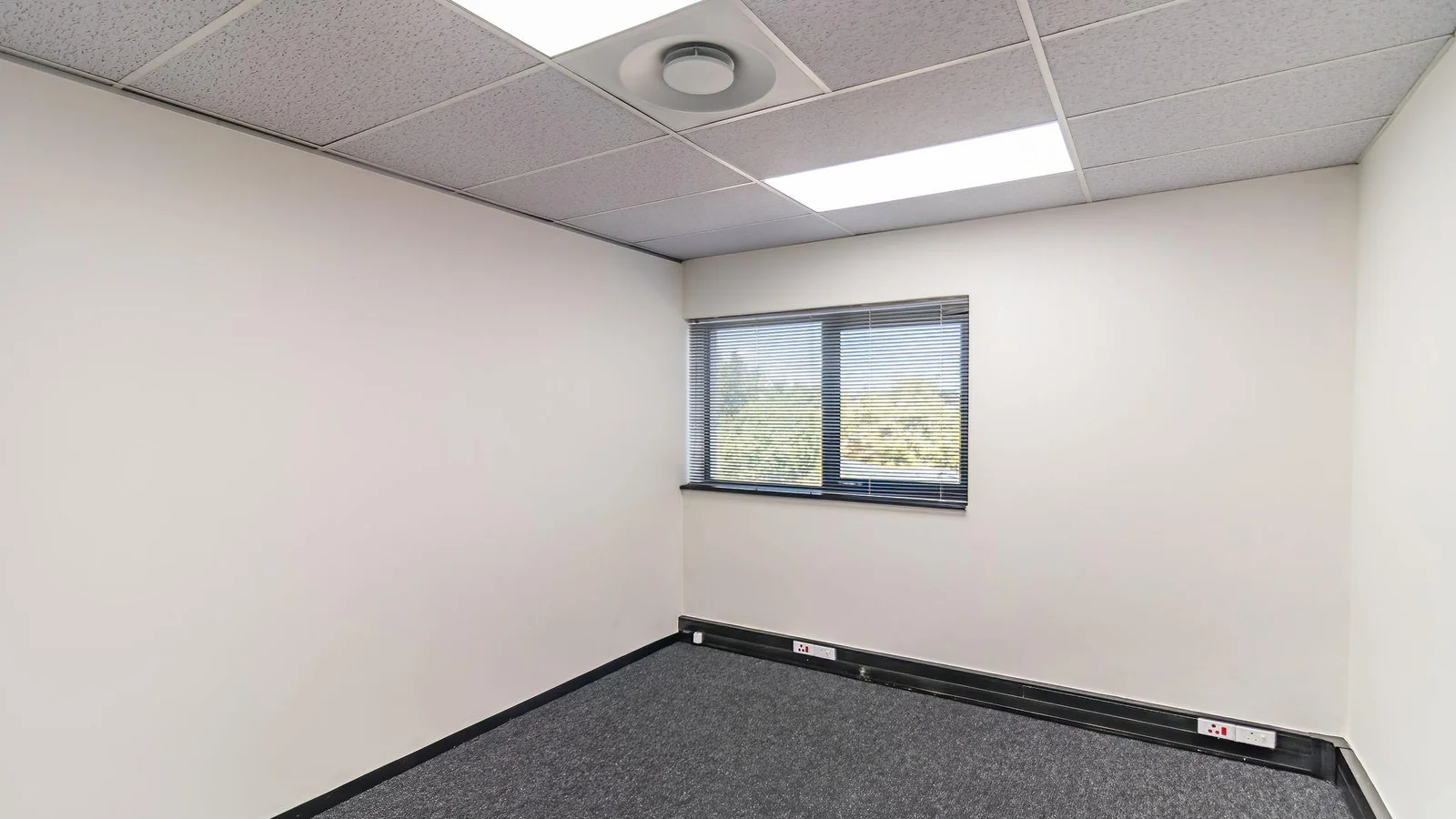 Modern Refurbished Office Space To Let – Midrand Gate