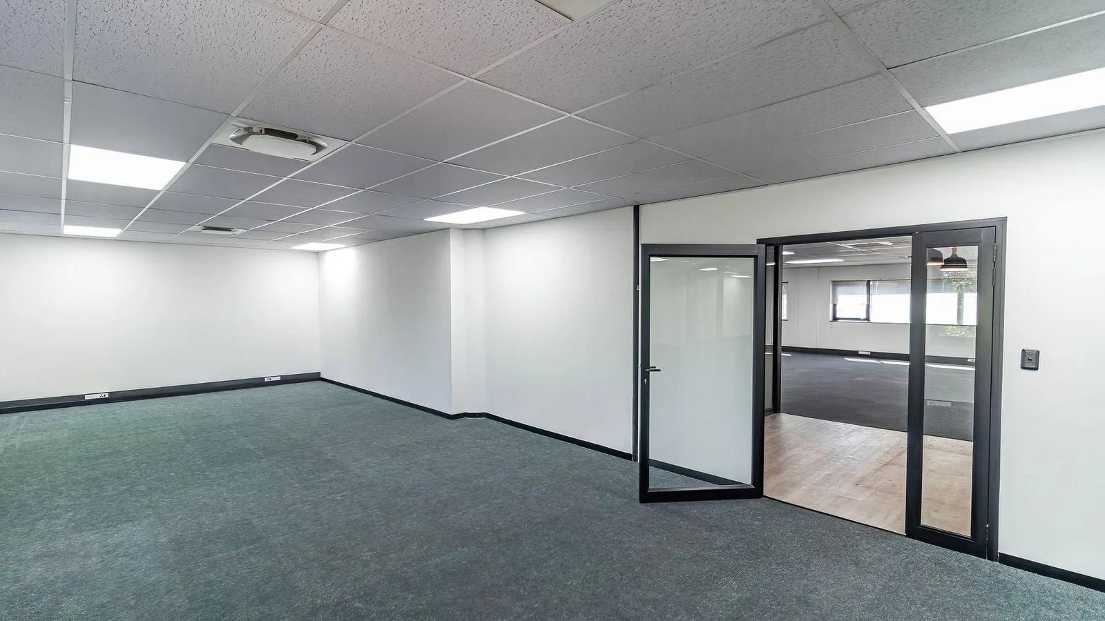 Modern Refurbished Office Space To Let – Midrand Gate