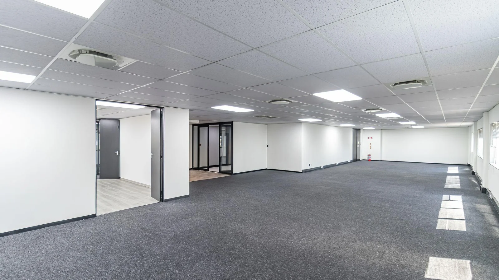 Modern Refurbished Office Space To Let – Midrand Gate