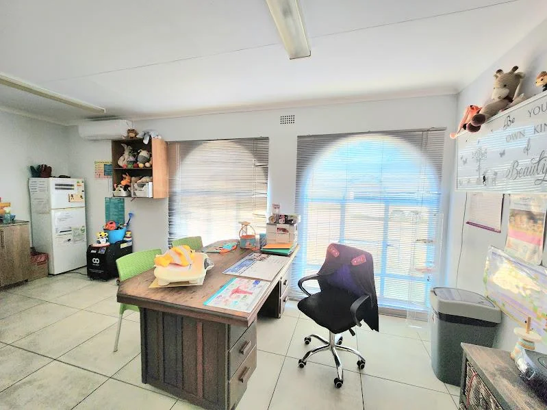 Medical / Professional Consulting Suite To Let – Van Riebeeck Park