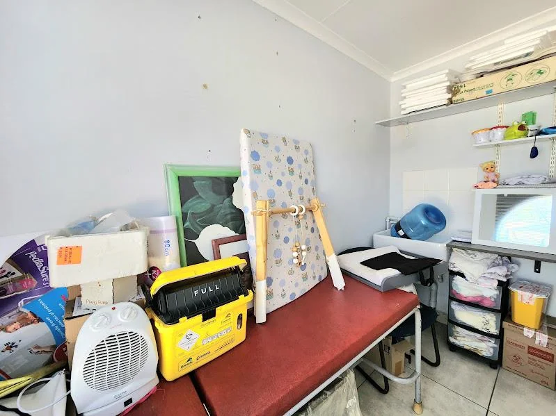 Medical / Professional Consulting Suite To Let – Van Riebeeck Park