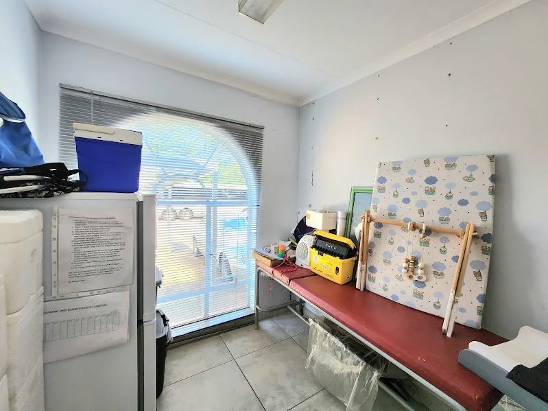 Medical / Professional Consulting Suite To Let – Van Riebeeck Park