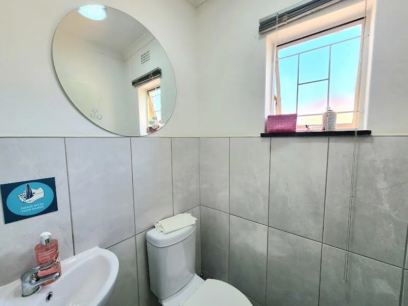 Medical / Professional Consulting Suite To Let – Van Riebeeck Park