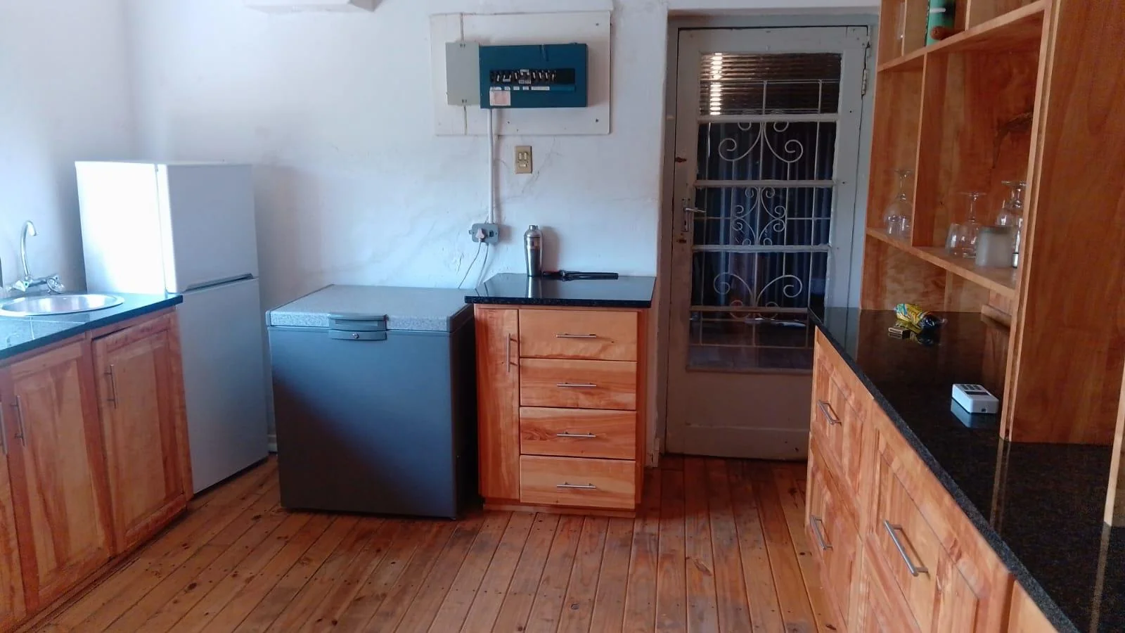 3 Bedroom, 2 bathroom home available in Paul Roux