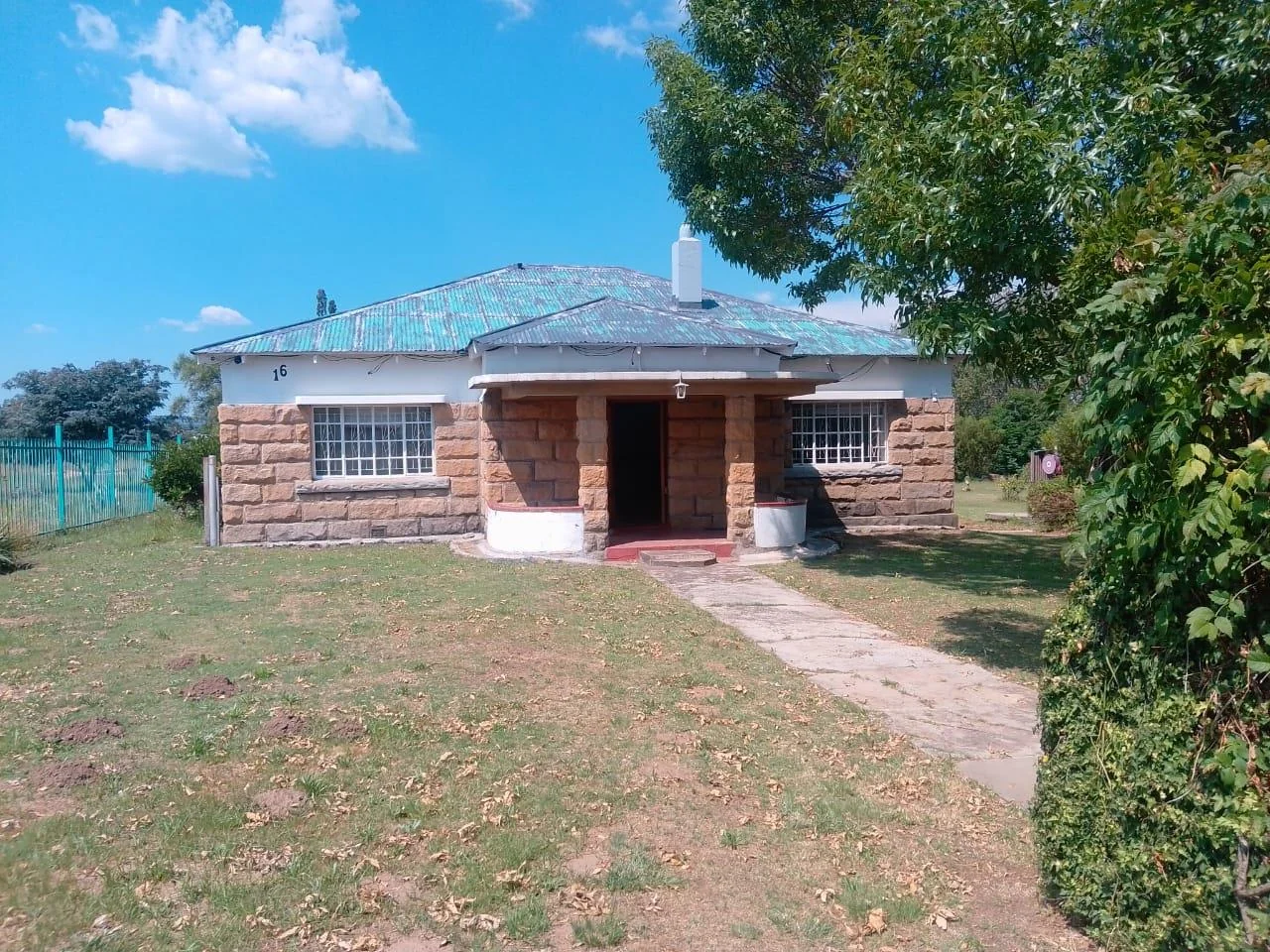 3 Bedroom, 2 bathroom home available in Paul Roux