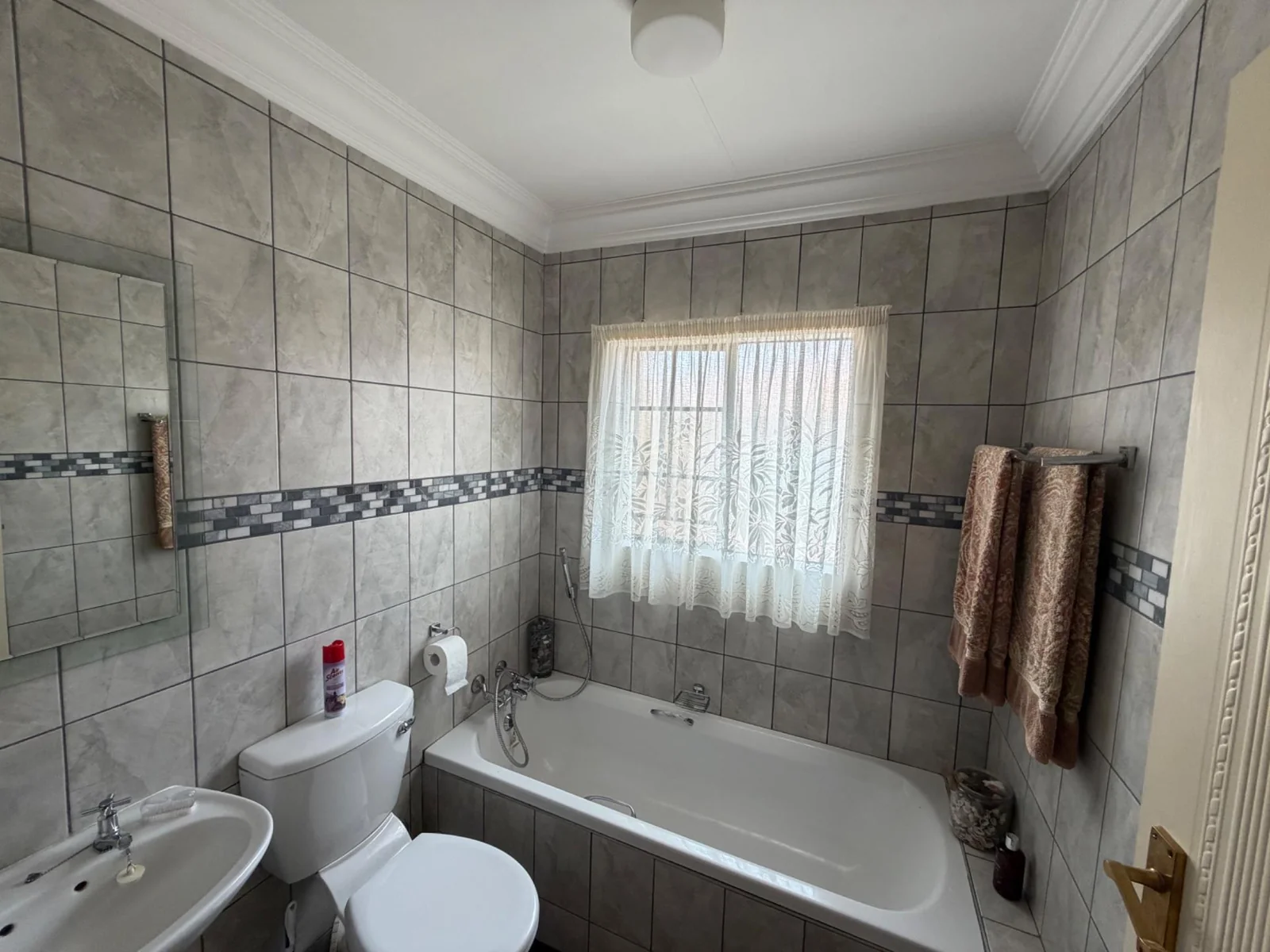 SIMPLEX INSIDE EQUESTRIA ESTATE