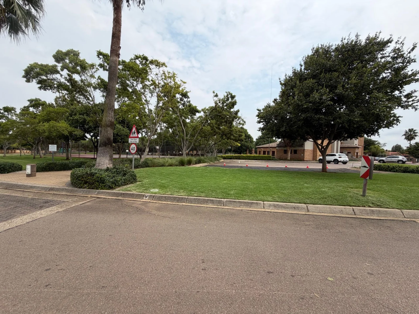 SIMPLEX INSIDE EQUESTRIA ESTATE