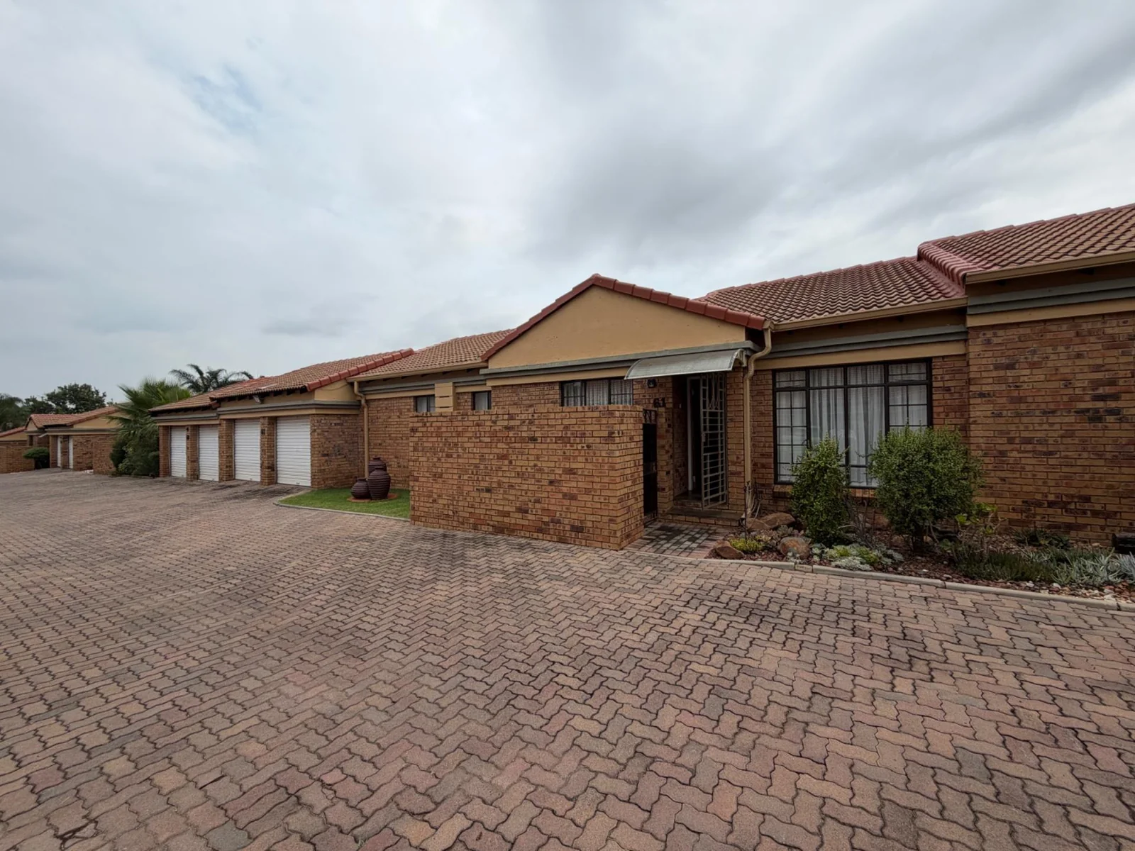 SIMPLEX INSIDE EQUESTRIA ESTATE