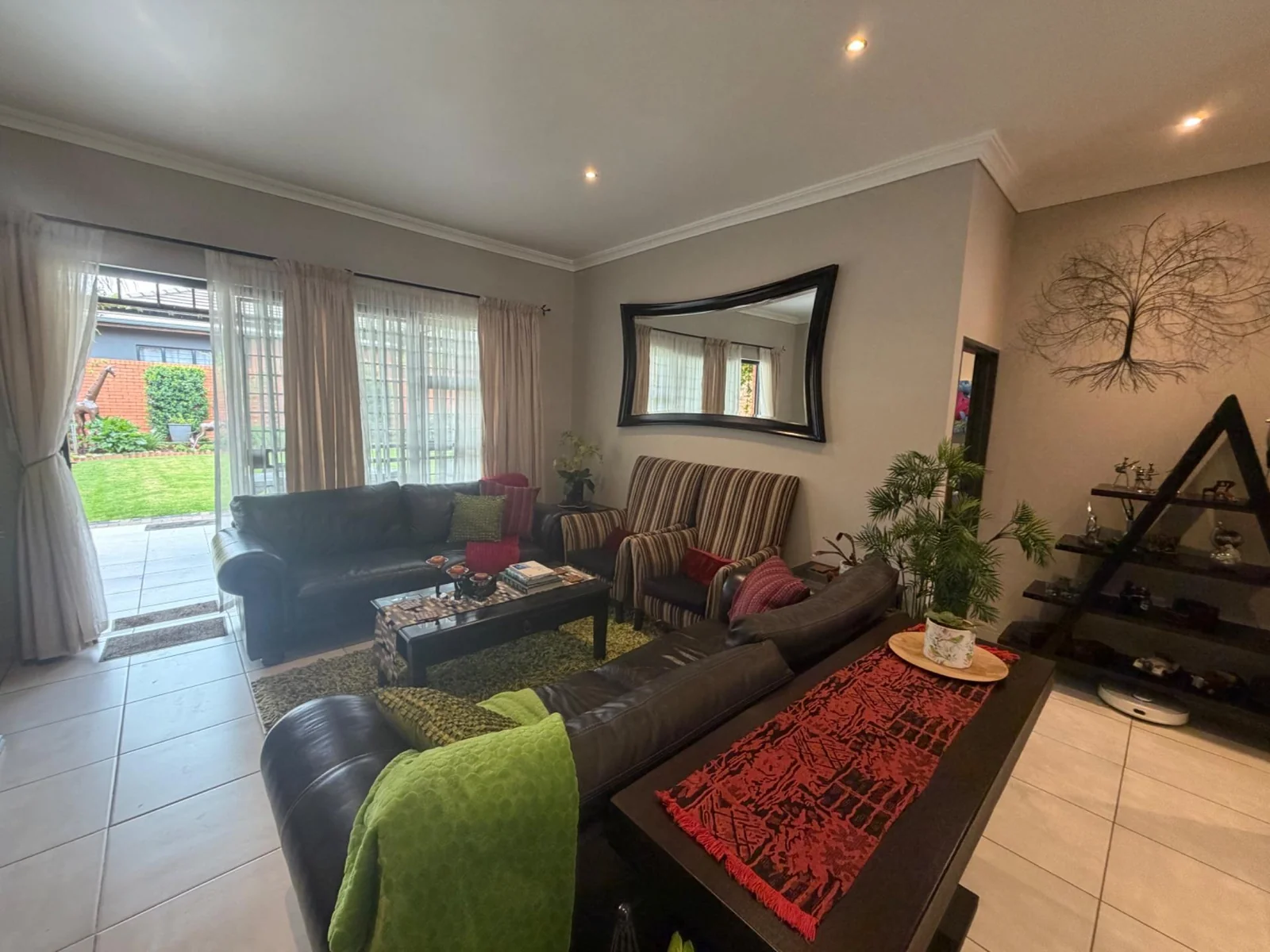 NEW LISTING ..... ENTERTAINERS DELIGHT!