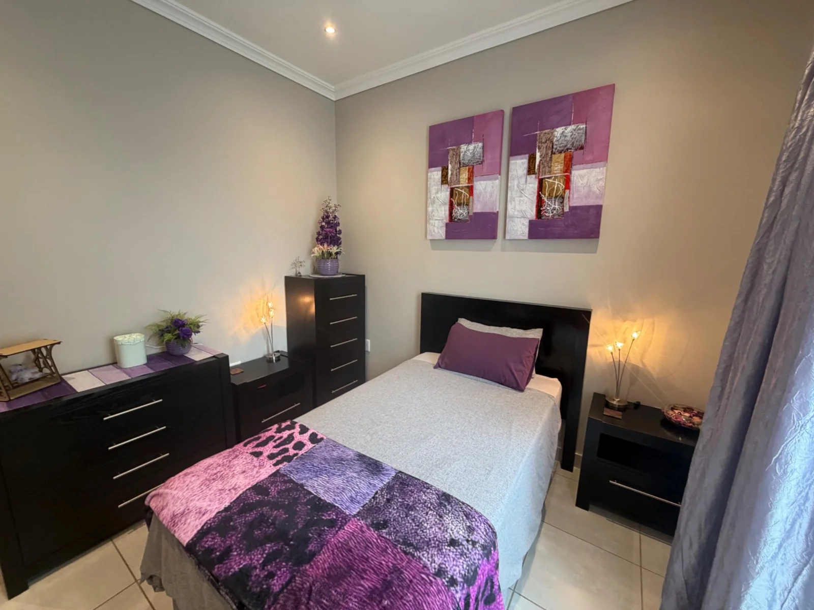 NEW LISTING ..... ENTERTAINERS DELIGHT!