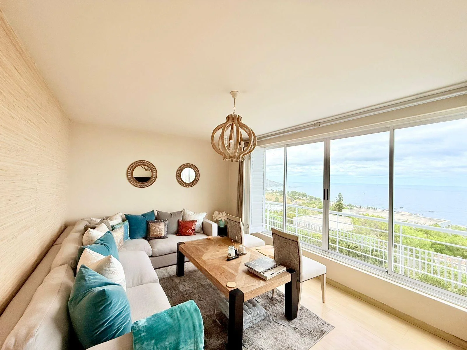 Furnished, modern and light apartment with stunning sea and mountain views.