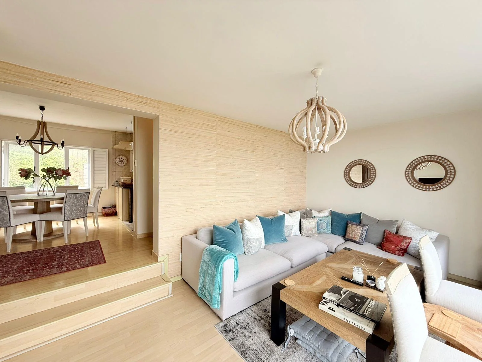 Furnished, modern and light apartment with stunning sea and mountain views.