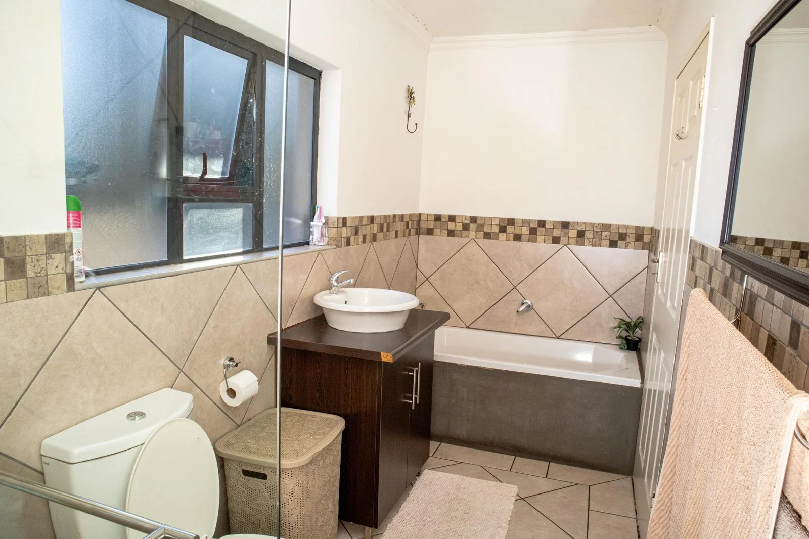 Ready to move in, Modern family home in Terenure