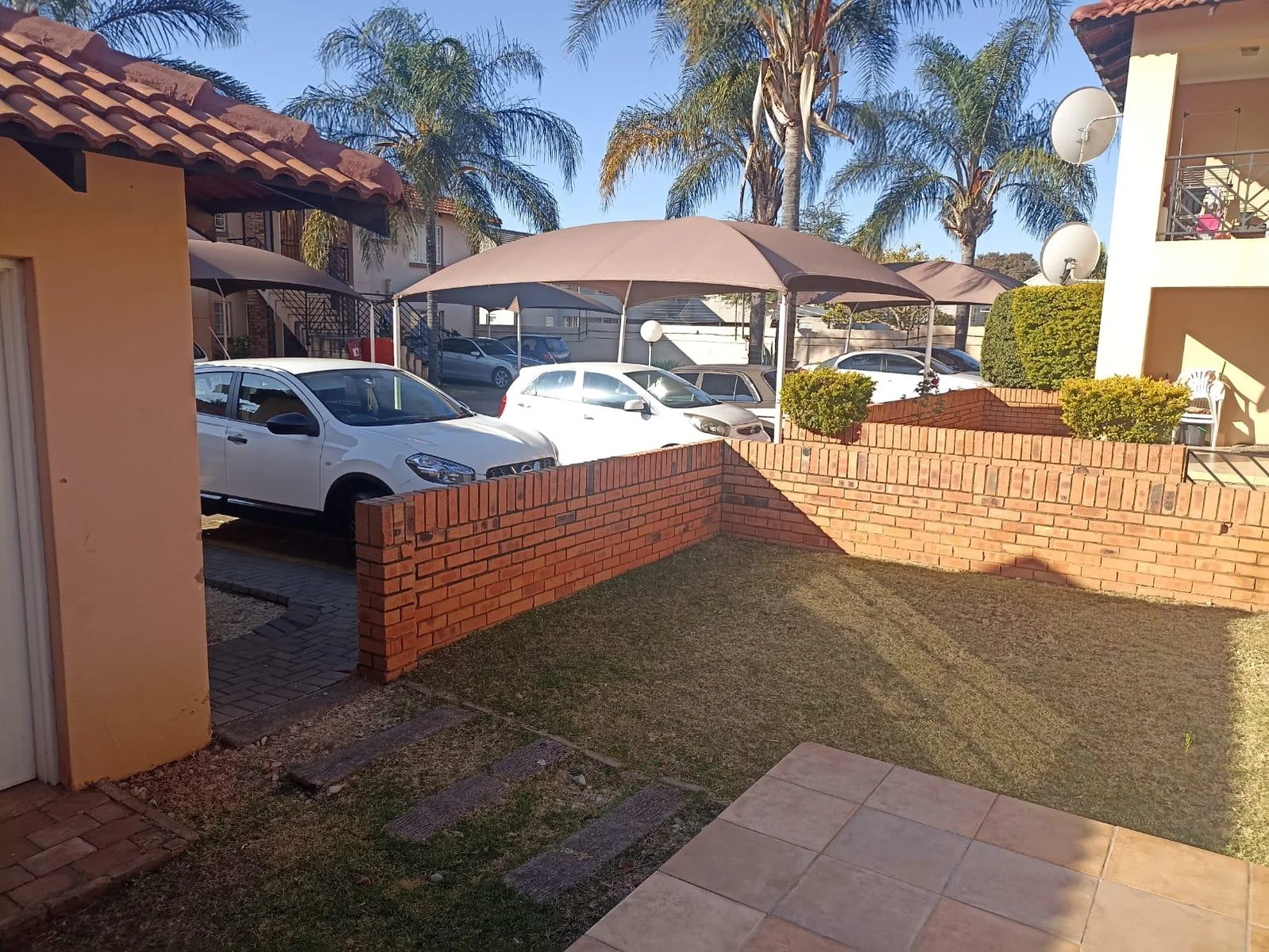 Lovely Two Bedroom Townhouse 4 Sale in Montana!!!!