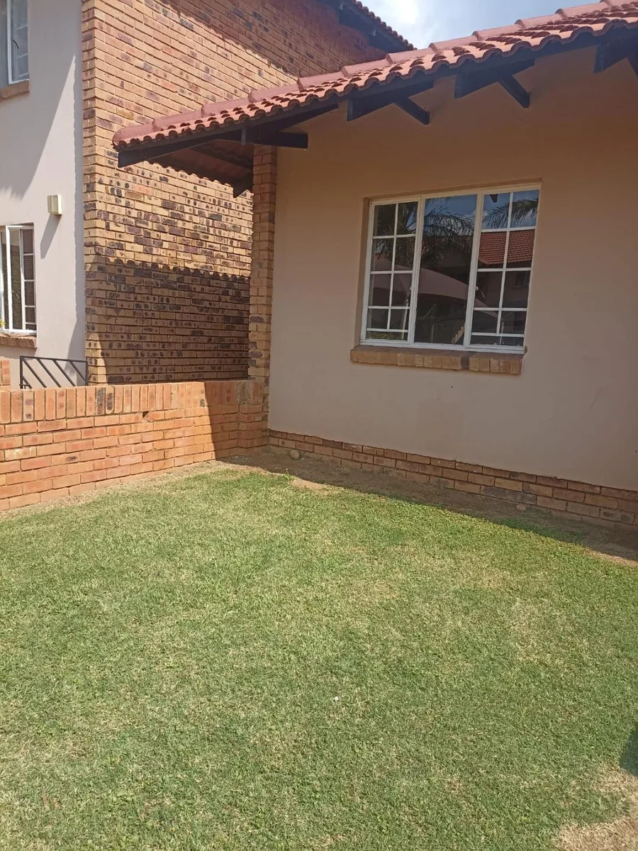 Lovely Two Bedroom Townhouse 4 Sale in Montana!!!!