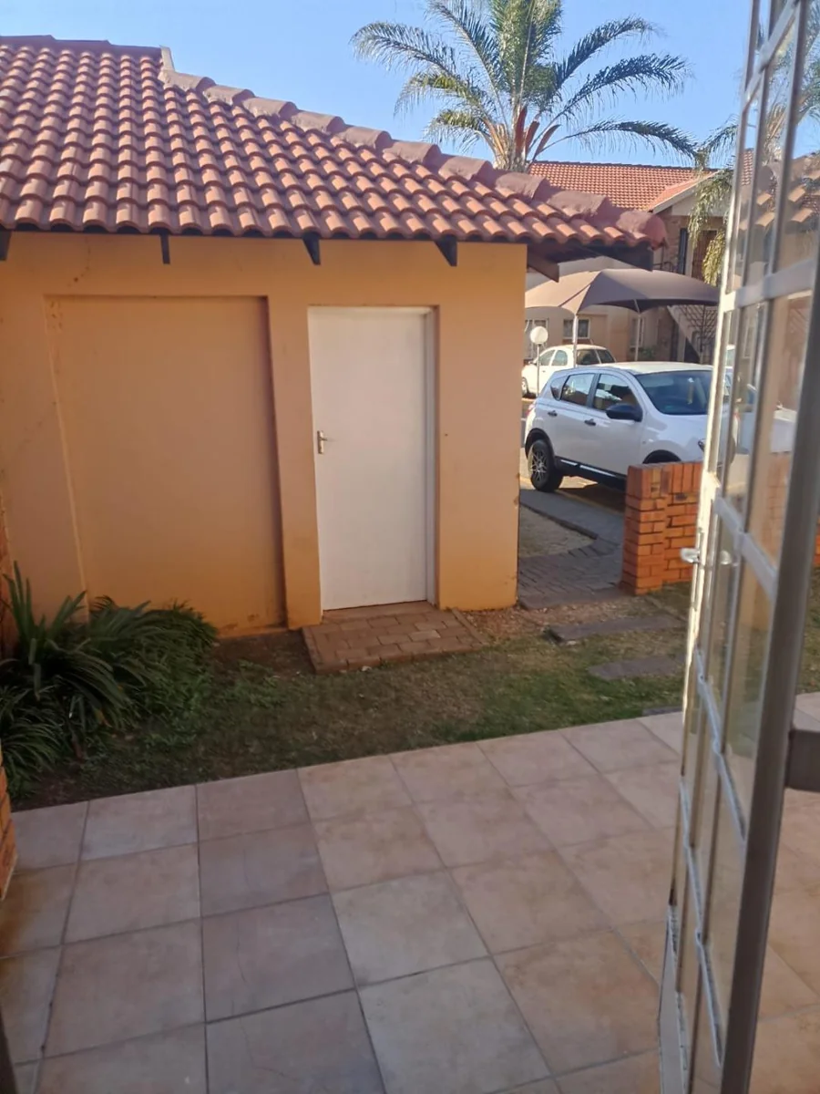 Lovely Two Bedroom Townhouse 4 Sale in Montana!!!!