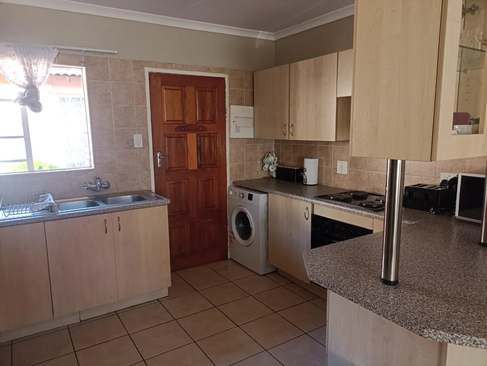 Lovely Two Bedroom Townhouse 4 Sale in Montana!!!!