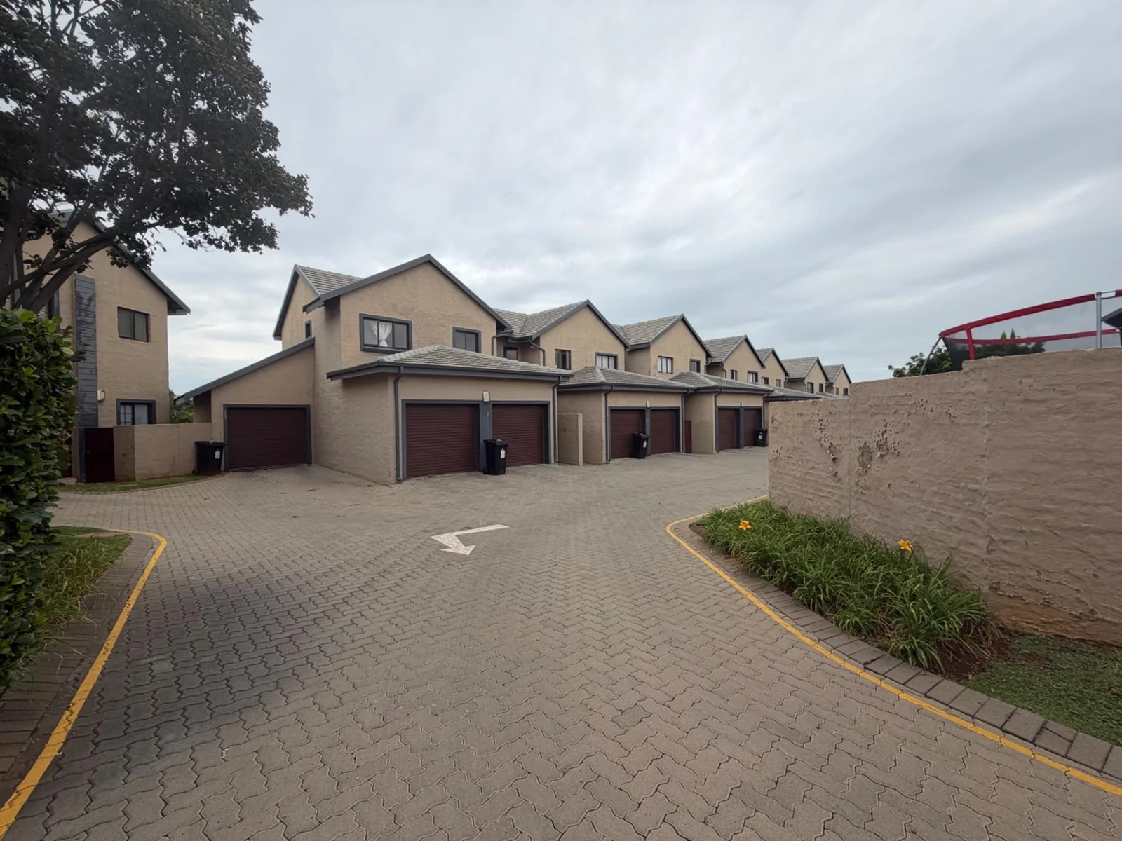 NEAT AS A PIN ..... LOOSE STANDING SIMPLEX!