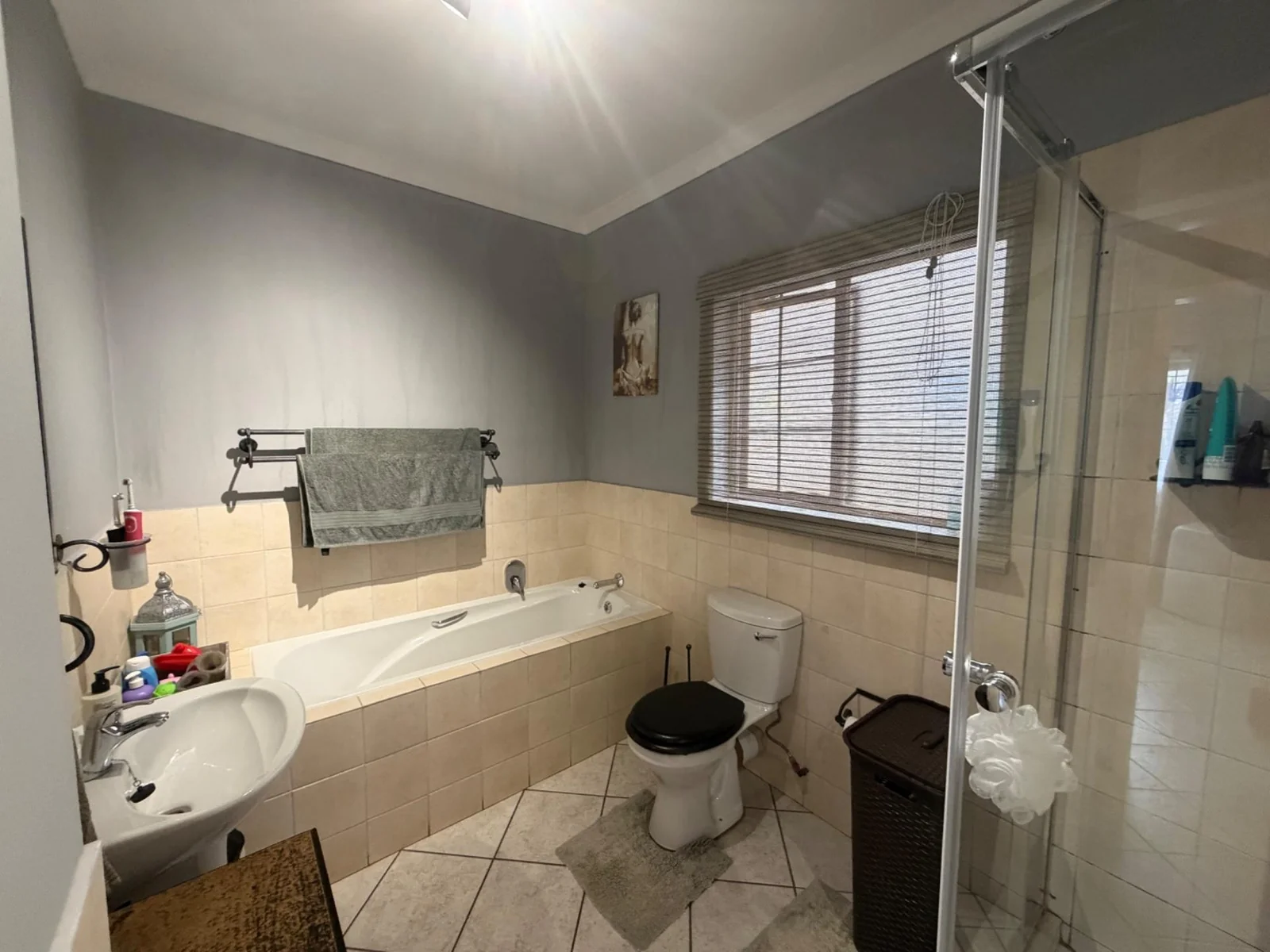 NEAT AS A PIN ..... LOOSE STANDING SIMPLEX!