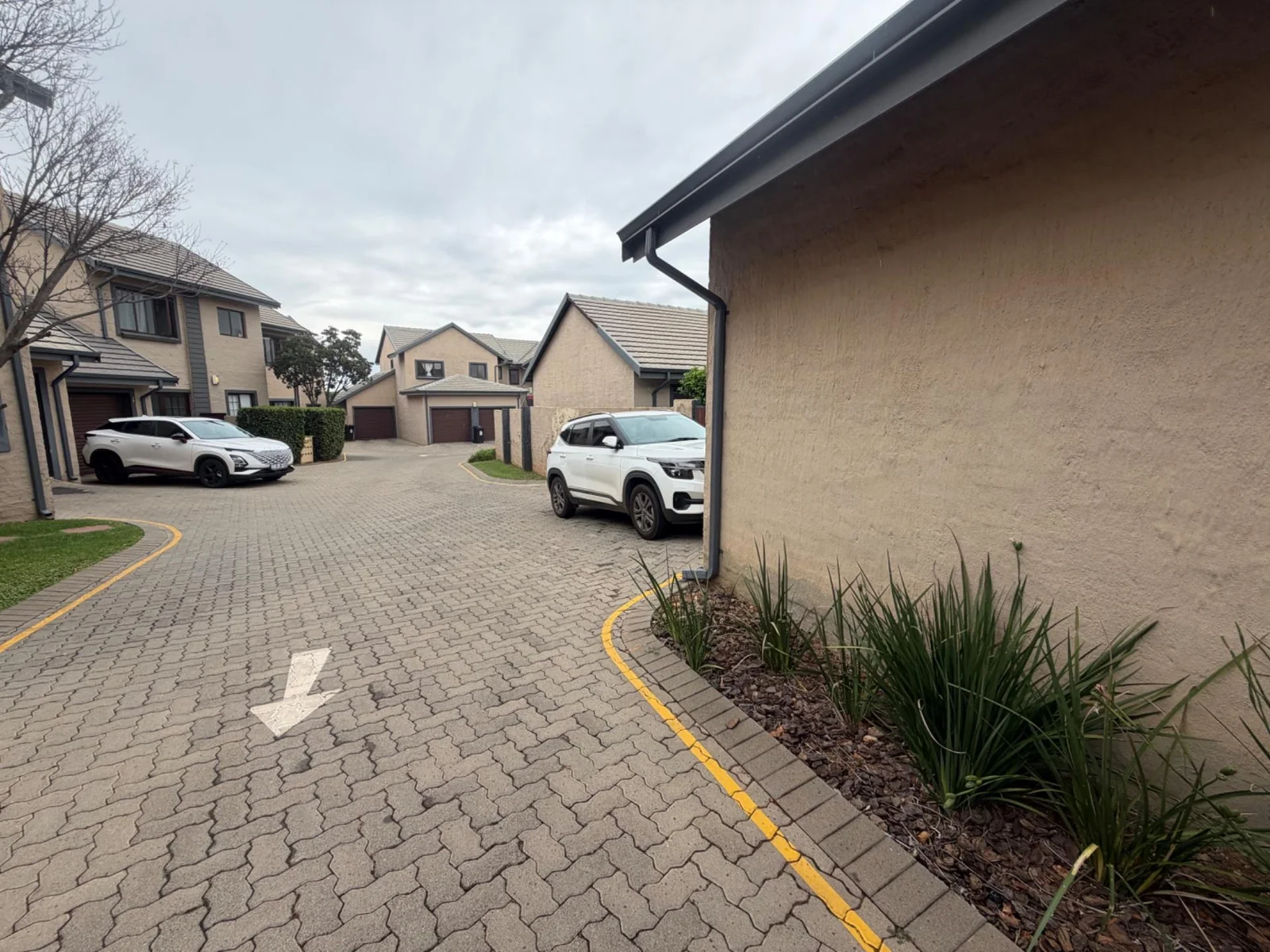 NEAT AS A PIN ..... LOOSE STANDING SIMPLEX!