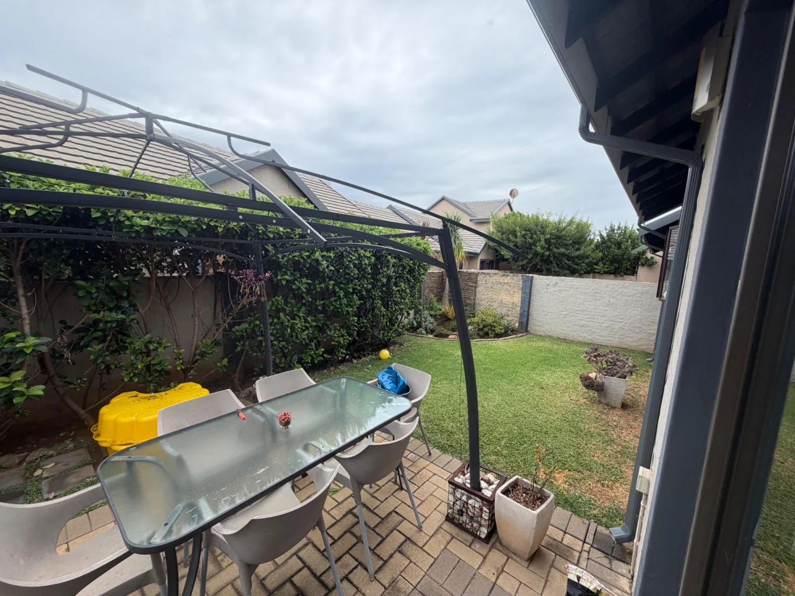 NEAT AS A PIN ..... LOOSE STANDING SIMPLEX!