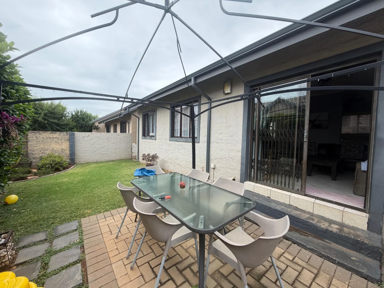 NEAT AS A PIN ..... LOOSE STANDING SIMPLEX!