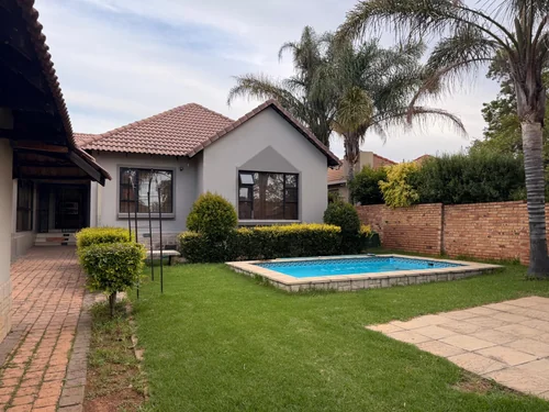 Greenstone Hill, Edenvale