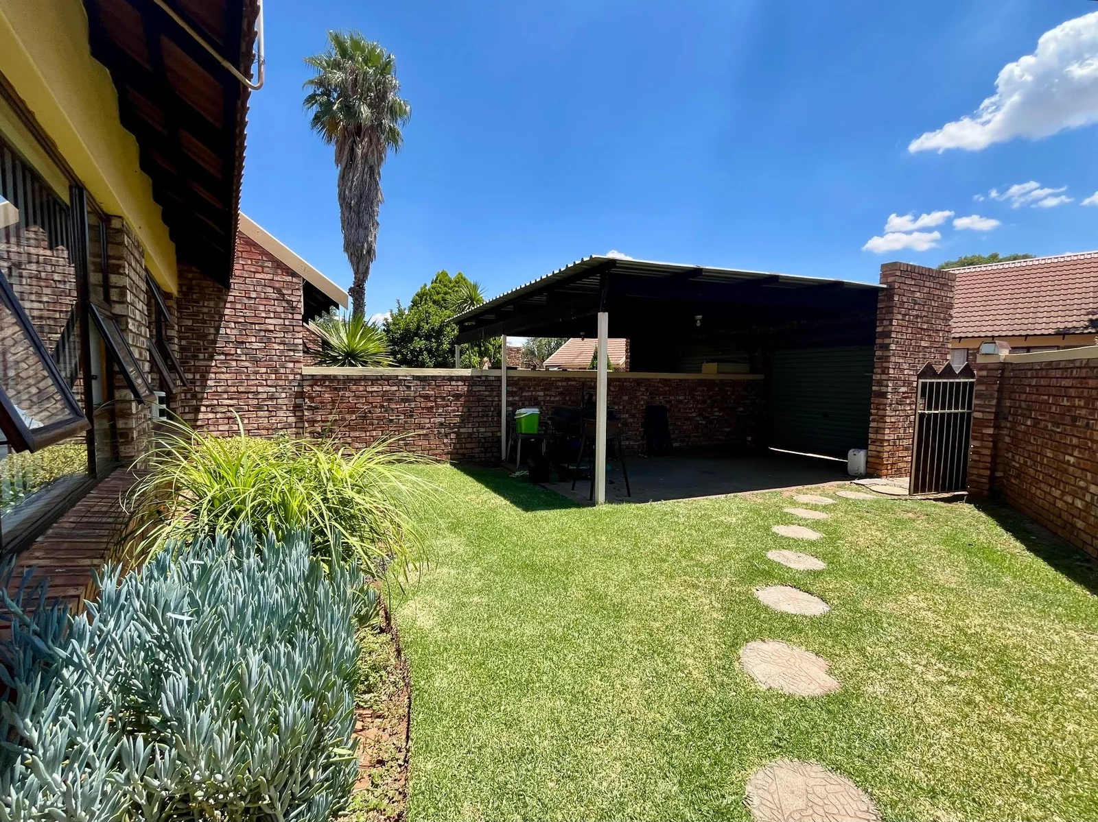 Sole Mandate , Just Listed by Leapfrog property group<br/>