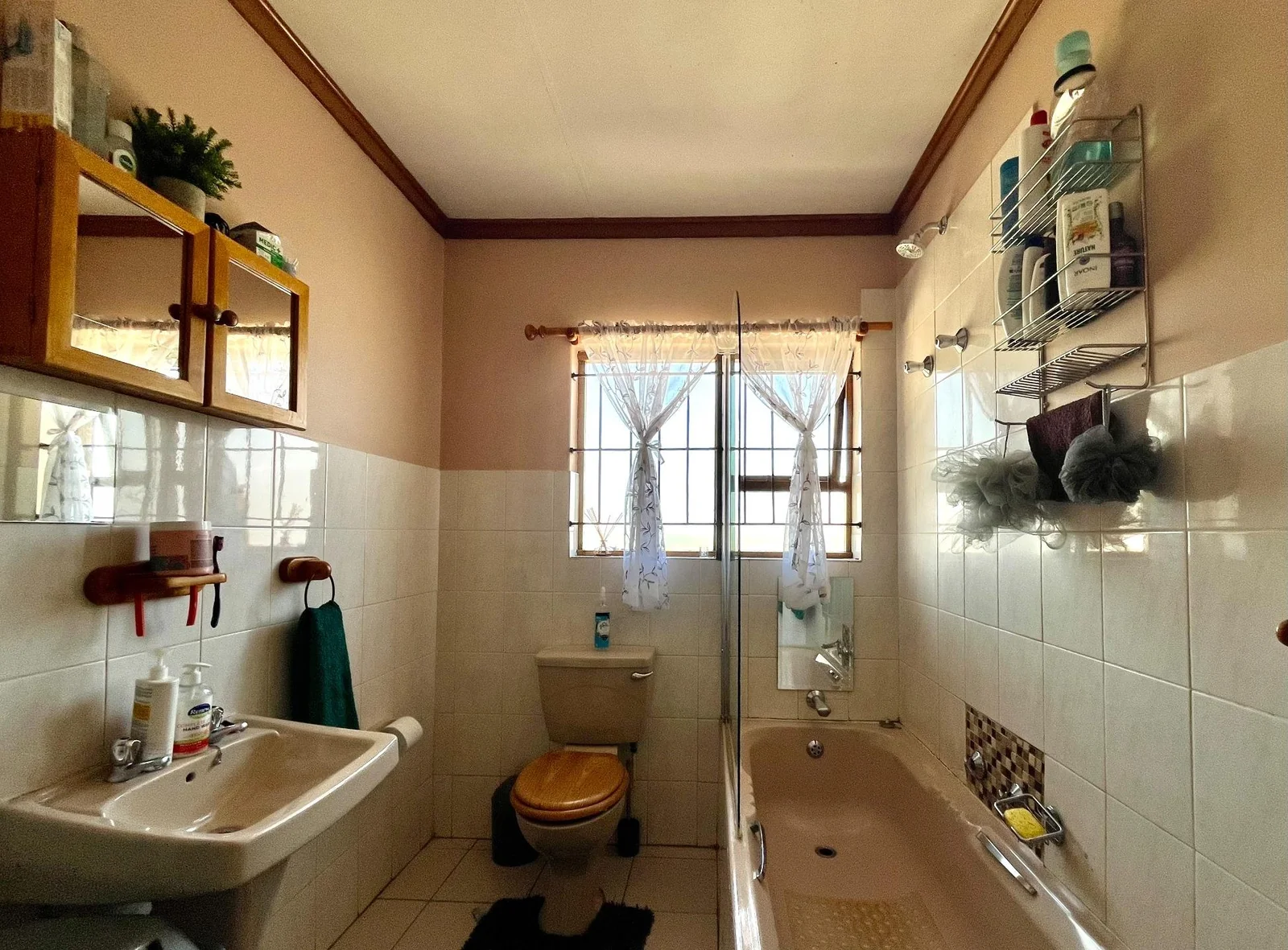 Sole Mandate , Just Listed by Leapfrog property group<br/>